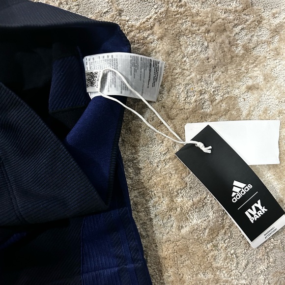 NWT- IVY PARK Bike Shorts - Picture 4 of 4